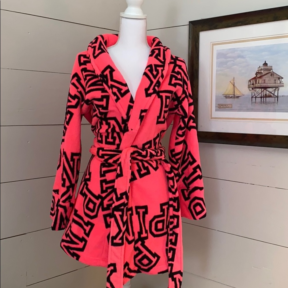 PINK Hot Pink Logo Robe XS/S 💖Like NEW💖